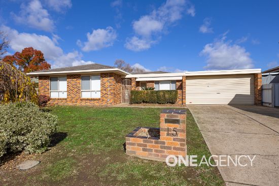 15 YUNGANA PLACE, Glenfield Park, NSW 2650