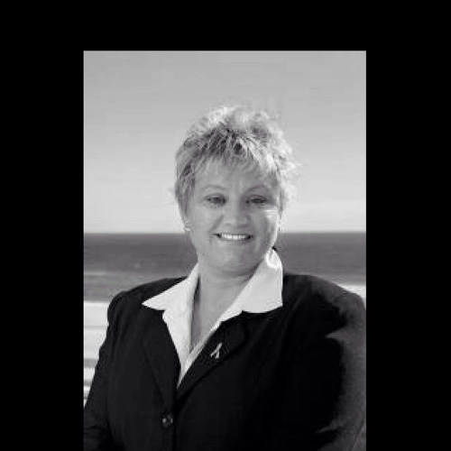 Sue  Bell Real Estate Agent