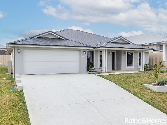 16 Darvall Drive, Kelso, NSW 2795