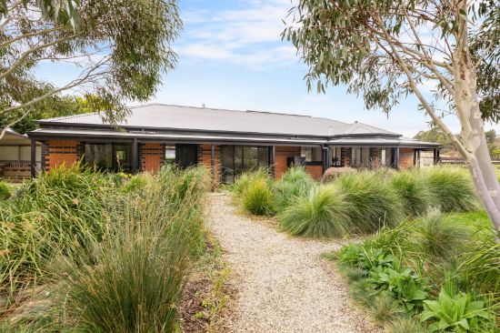 16 Parkers Lane, Woodend, Vic 3442