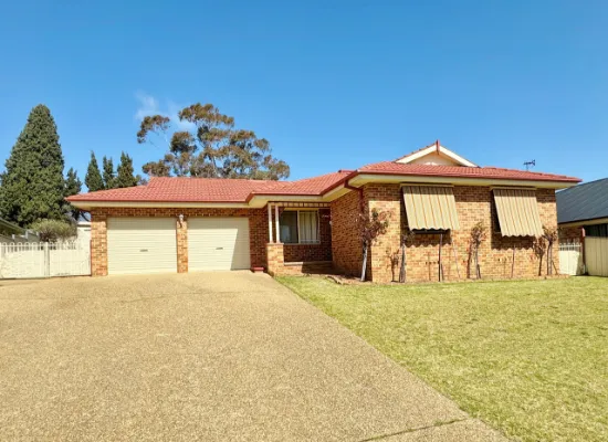 16 Pineview Circuit, Young, NSW, 2594