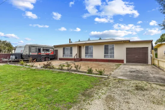 16 Seaview Drive, Pinks Beach, SA, 5275