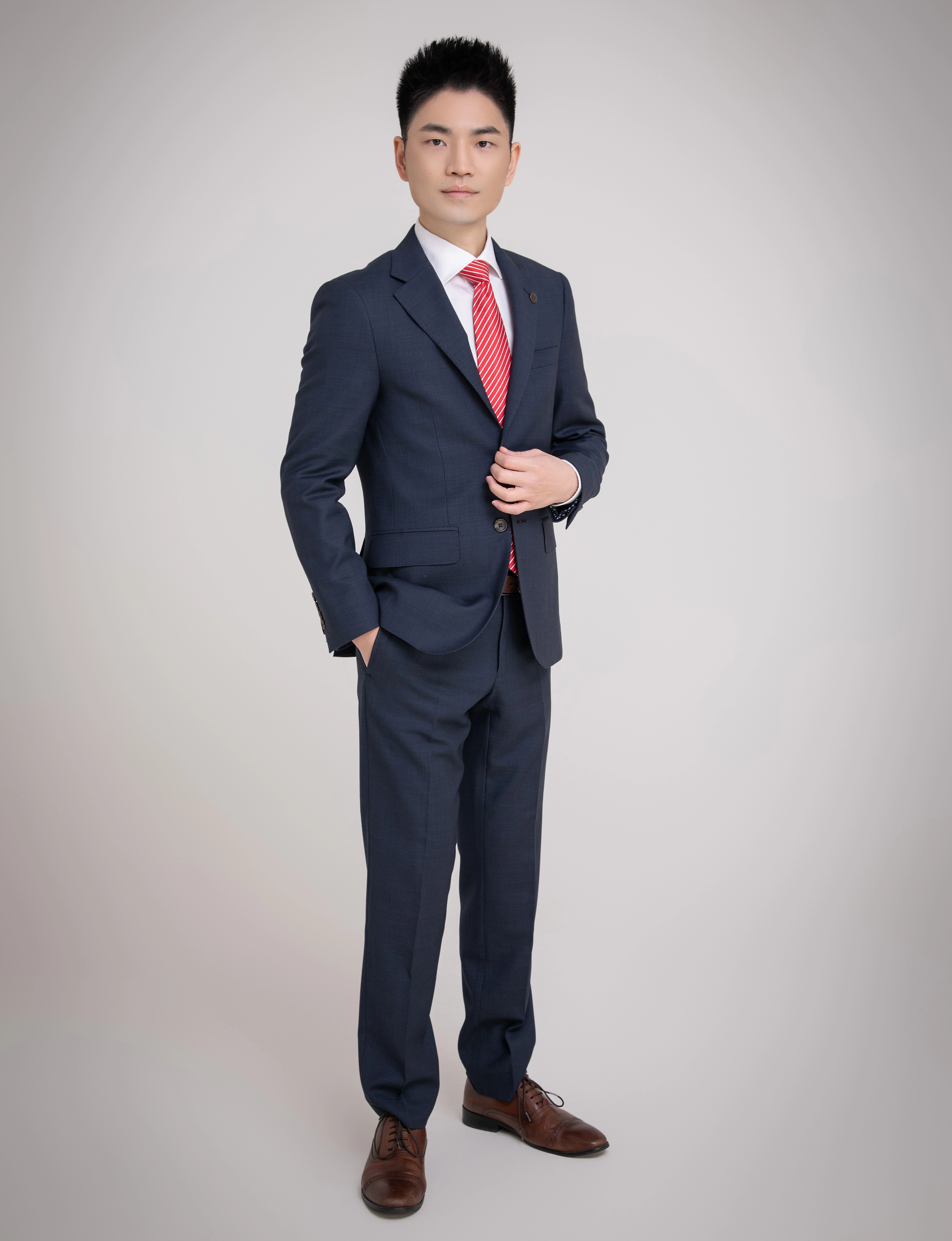 Jun Zeng Real Estate Agent