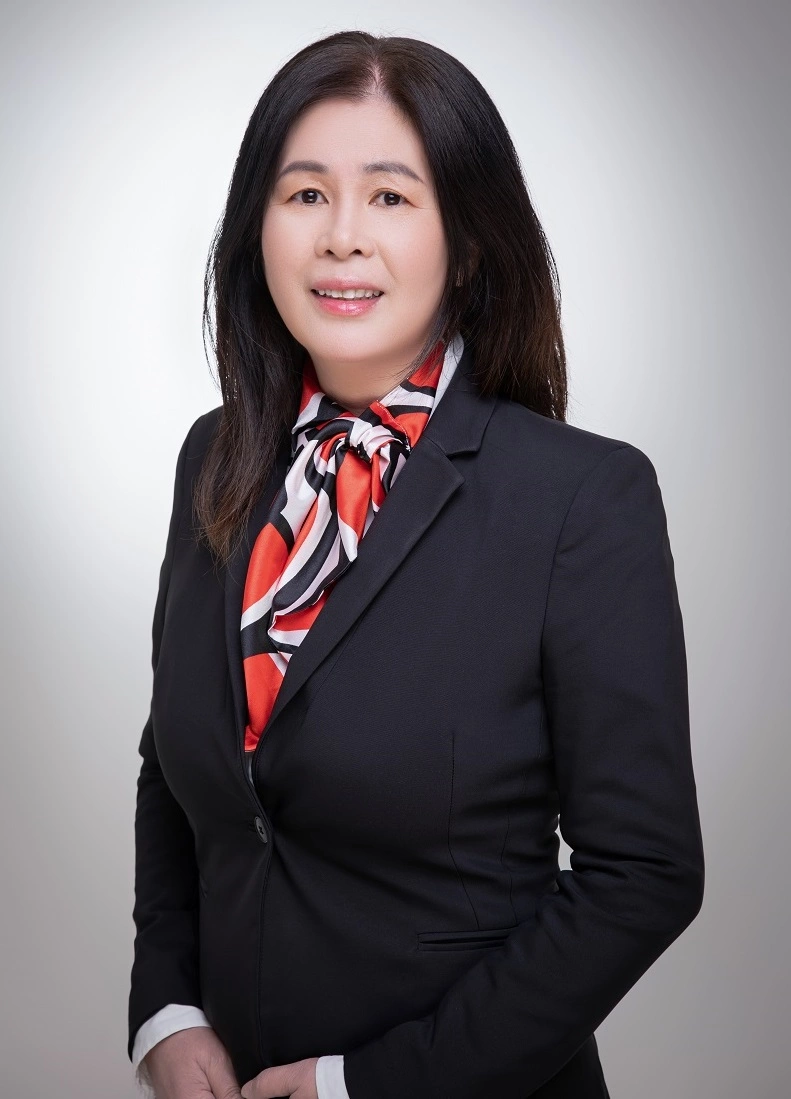 Julie Lam Real Estate Agent