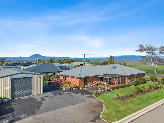 169 Emu Bay Road, Deloraine, TAS, 7304