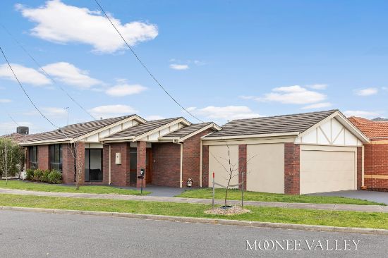 16B Chaumont Dr, Avondale Heights, Vic 3034