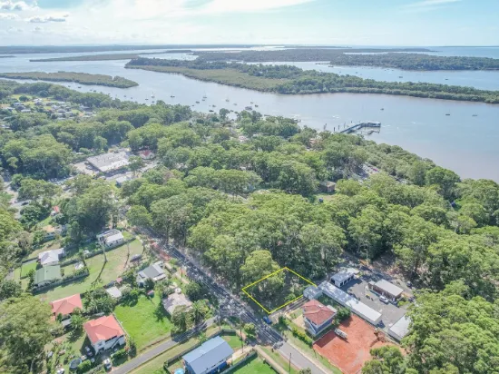 17 Canaipa Rd, Russell Island, QLD, 4184