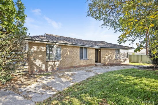 17 Clarke St, Miners Rest, Vic 3352