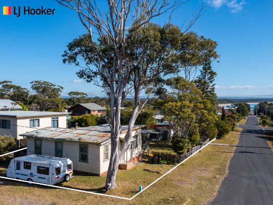 17 Crookhaven Parade, Currarong, NSW 2540