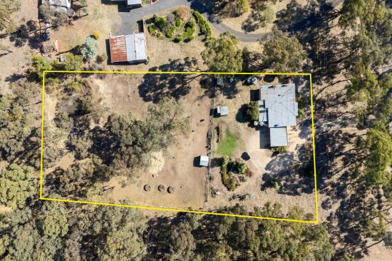 17 Edwards Road, Maiden Gully, Vic 3551