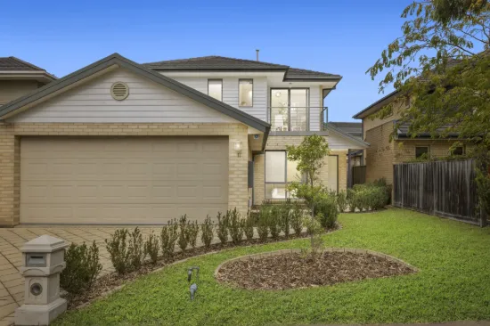 Spacious Family Home Opposite Parkland in Sanctuary Lakes!