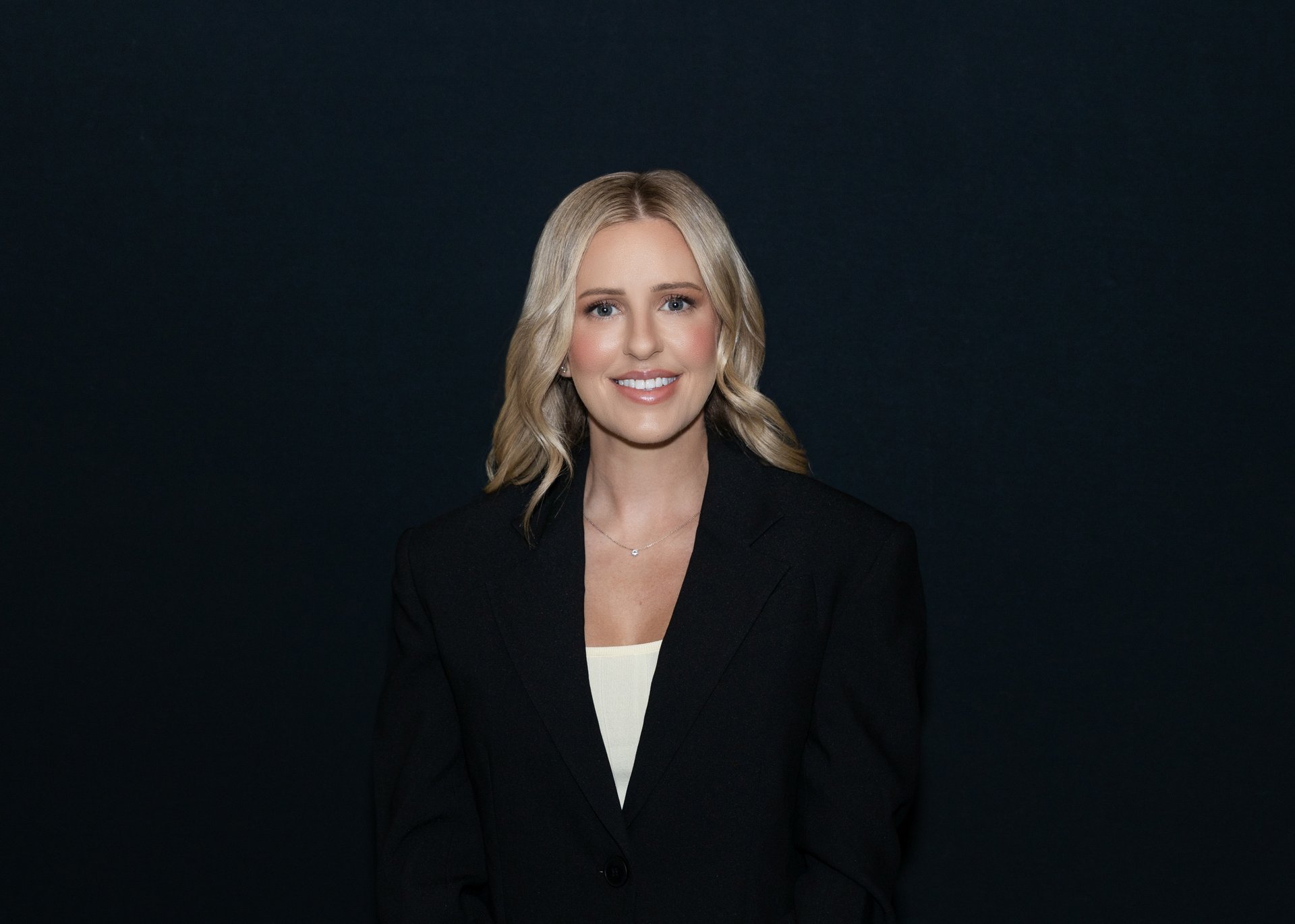 Lisa Curtis - Real Estate Agent