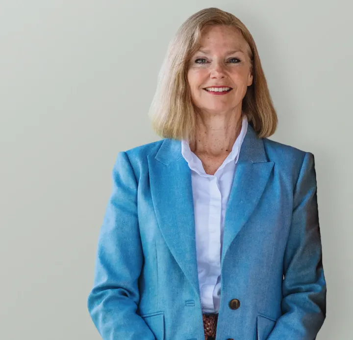 Suzanne Carter - Real Estate Agent