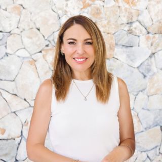 Rowena  Gill - Real Estate Agent