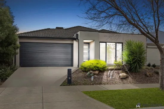 18 Blakewater Crescent, Melton South, VIC, 3338