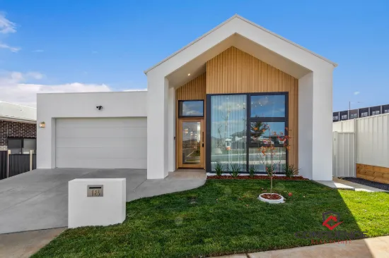 18 Thancoupie Crescent, Whitlam, ACT, 2611