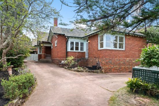 18 Westbourne Grove, Camberwell, Vic 3124