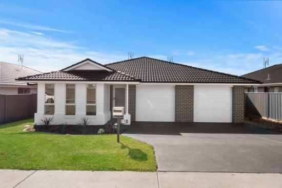 19 & 19A Beryl Drive, Rutherford, NSW 2320