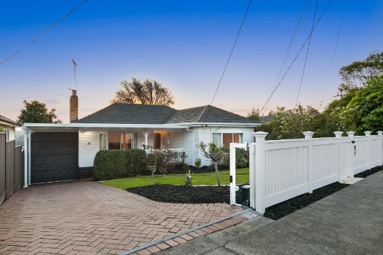 19 Summit Avenue, Oak Park, Vic 3046