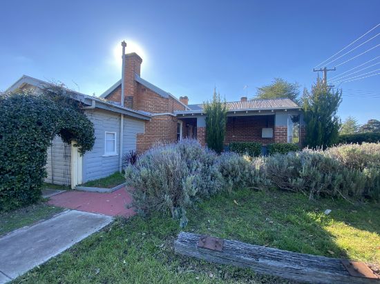 19 Taylor Road, Young, NSW 2594