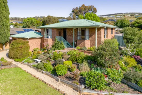 199 Halletts Way, Darley, VIC, 3340