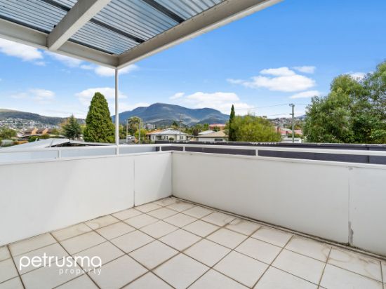 1A/33 Tower Road, New Town, Tas 7008