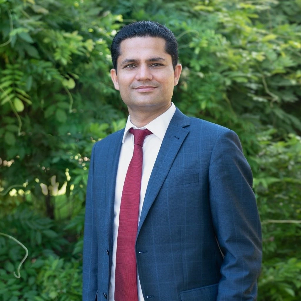 Deepak  Bangarh - Real Estate Agent