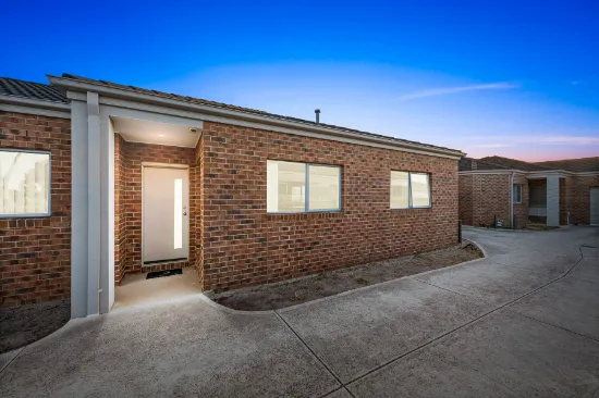 2/15 Greenleaf Circuit, Tarneit, VIC, 3029