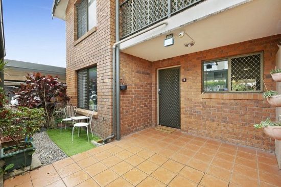 2/164 High Street, Southport, Qld 4215