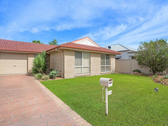 2/1A Government Road, Cessnock, NSW 2325