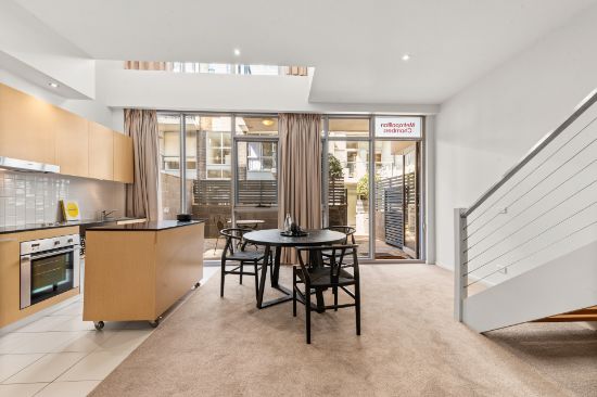 2/2 Mews West, Acton, ACT 2601