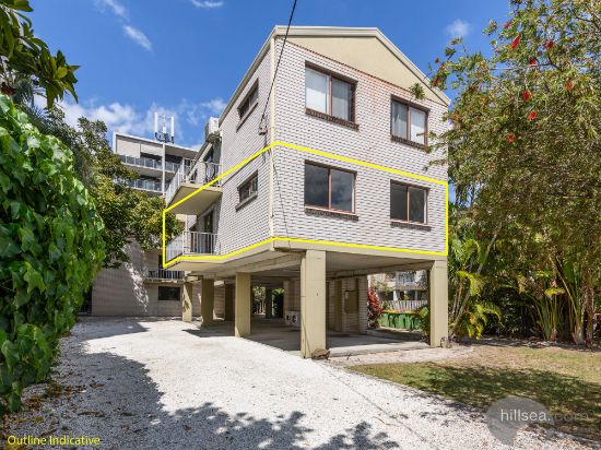 2/4 Baker Avenue, Labrador, Qld 4215