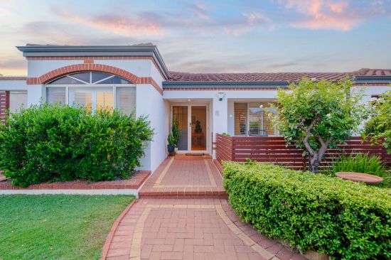 2 Casey Cl, Canning Vale, WA 6155