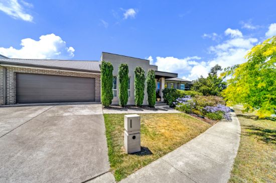 2 Cooley Crescent, Casey, ACT 2913