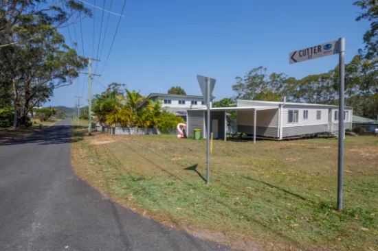 2 Cutter St, Russell Island, QLD, 4184