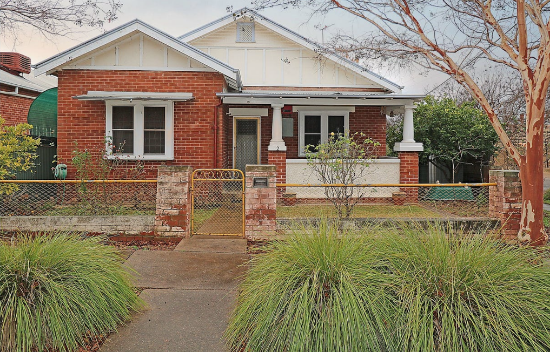 2 Donnelly Ave, Wagga Wagga, NSW 2650