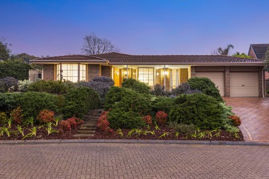 2 Goldfinch Place, Flagstaff Hill, SA 5159