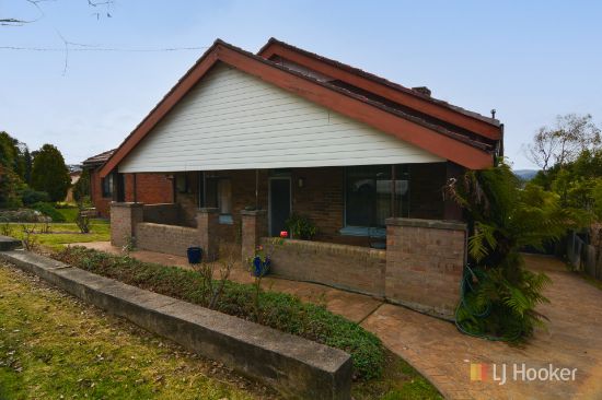 2 Hill Range Crescent, Lithgow, NSW 2790