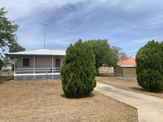 2 Knaggs St, Moura, Qld 4718