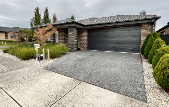 20 Forest Drive, Clyde North, Vic 3978