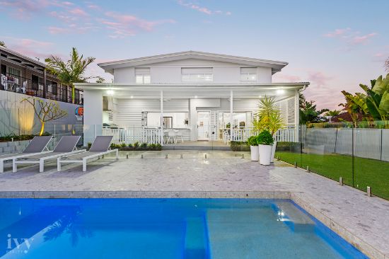 20 Plover Avenue, Paradise Point, Qld 4216