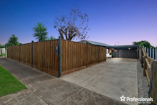 21 Moss Street, Melton South, Vic 3338