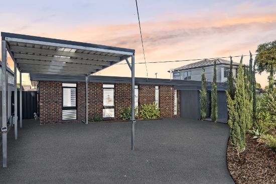 21 Palagia Court, Strathmore Heights, Vic 3041