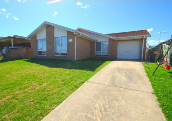 21 Swan Circuit, Green Valley, NSW 2168