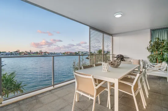 2203 Ephraim Island Parade, Paradise Point, QLD, 4216