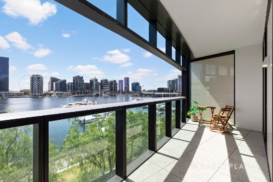 22M/9 Waterside Place, Docklands, Vic 3008