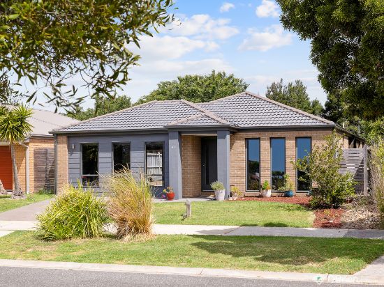 23 Rosella Grove, Cowes, Vic 3922