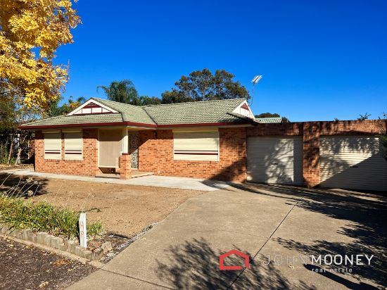 25 O'Connor Street, Tolland, NSW 2650