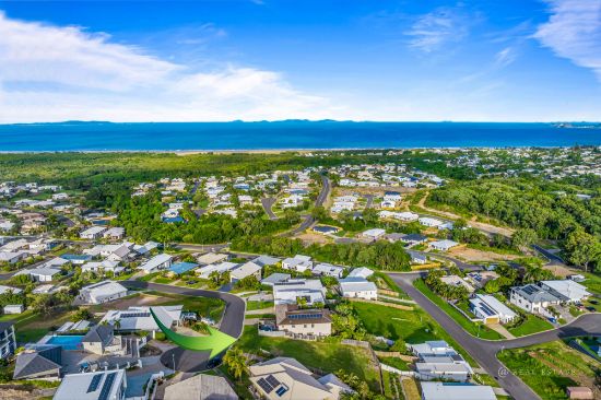 25 Pacific Vista Close, Pacific Heights, Qld 4703