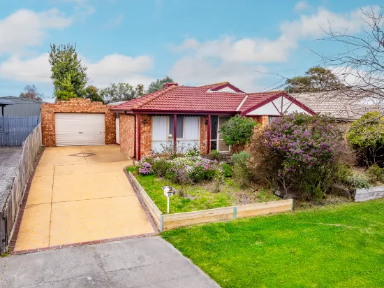 27 Andrea Crescent, Cranbourne North, VIC, 3977